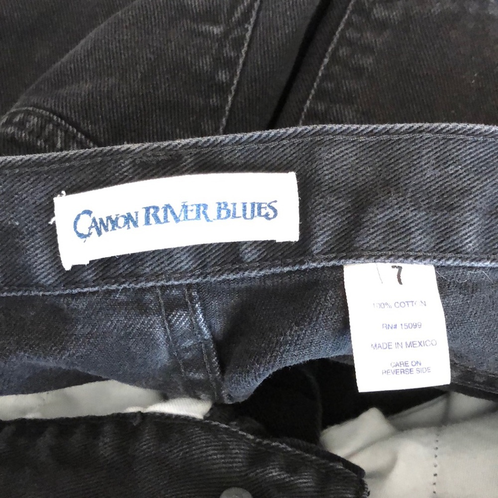 Canyon River Blues Jean Shorts Size 7 - Picture 8 of 10